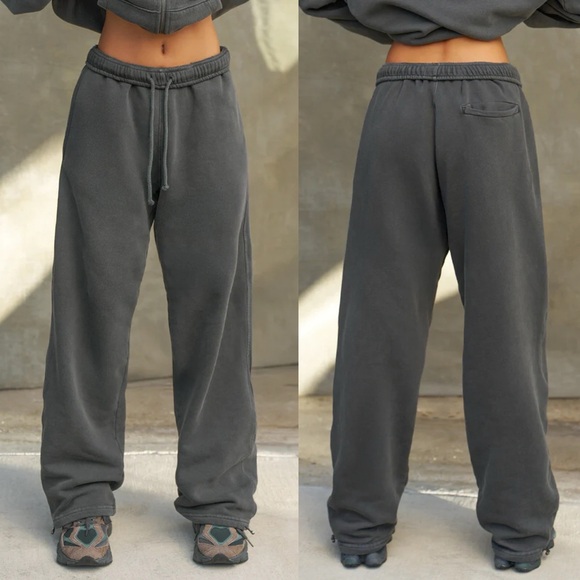 Brand New- JOAH BROWN Oversized Straight Leg Jogger in Washed Black Terry 🩶✨ - Picture 2 of 14